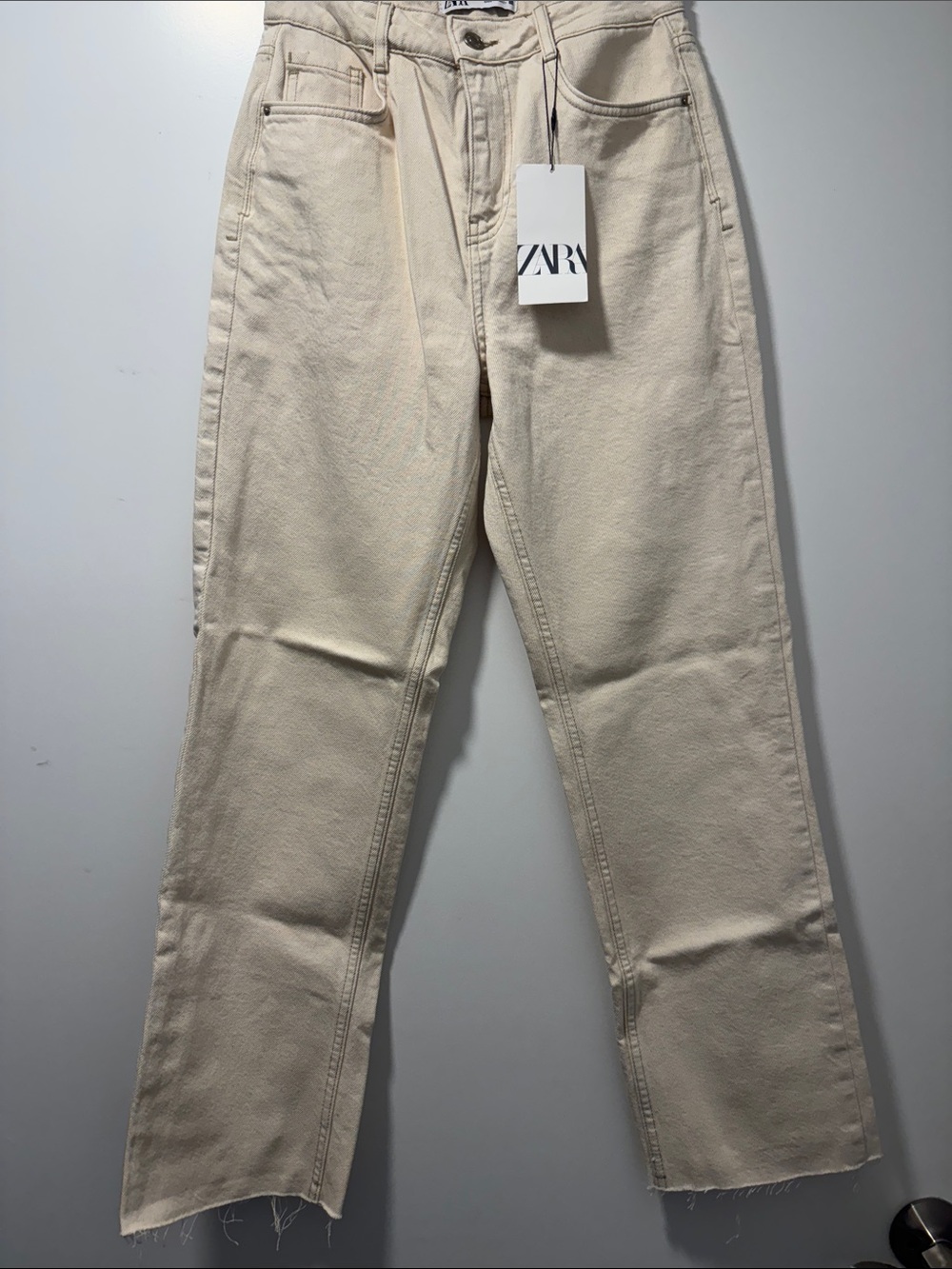 Zara Women’s Straight-Leg Jeans in Cream